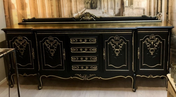 Prachtig gerestyld Queen Ann dressoir 