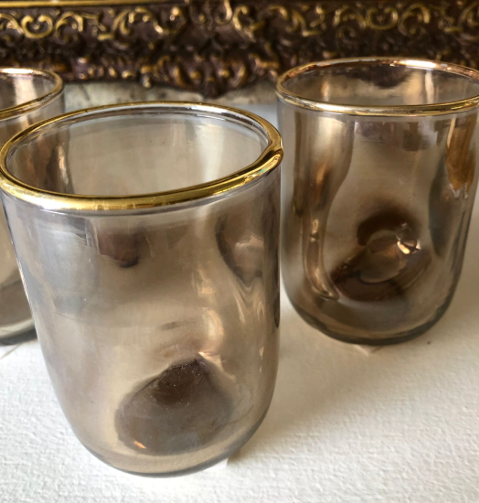 3 theelichtjes taupe met goudrand