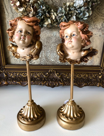 Set Baroque engelen op standaard