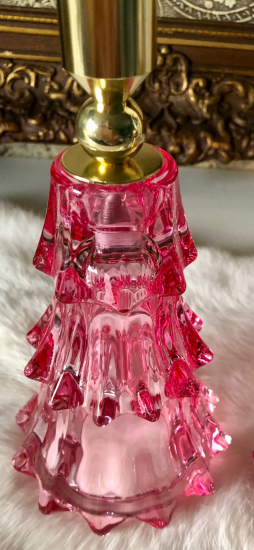 Set roze glazen kandelaren