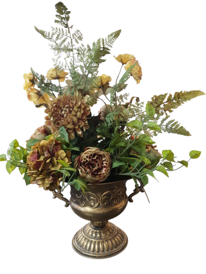 Bloemstuk in zinken goudkleurige pot