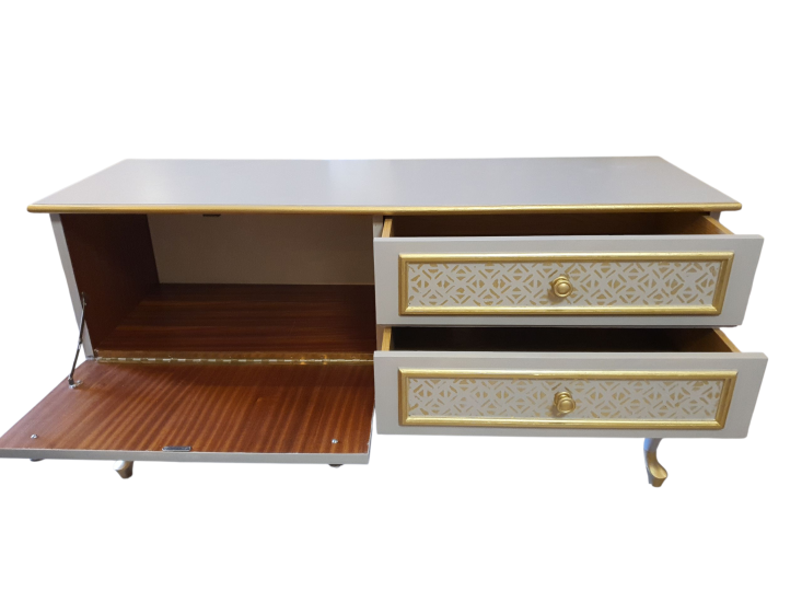 Gerestylde Queen Ann Commode