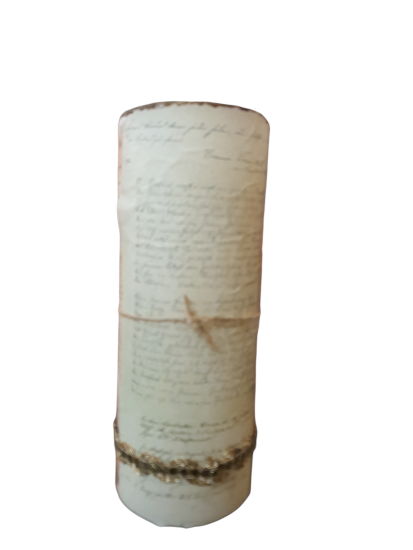 Ledkaars met engel en decoratie