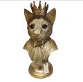 Kat op voetstuk met kroon goud