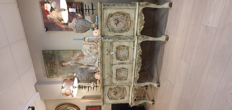 Prachtig gerestyld Dressoir