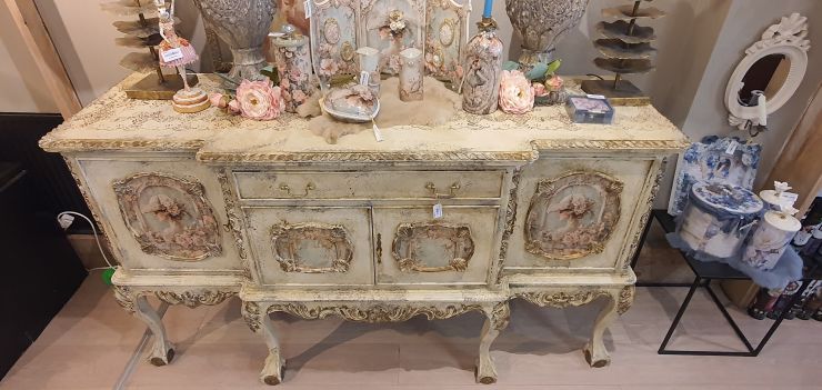 Prachtig gerestyld Dressoir