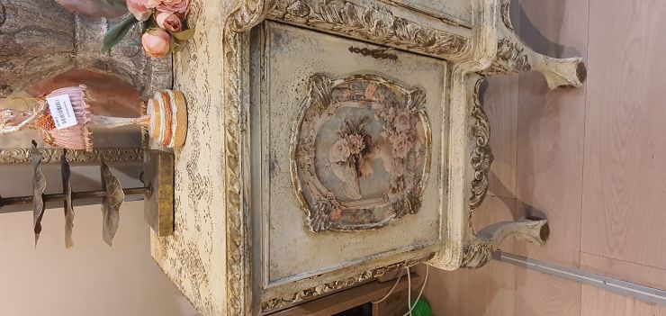 Prachtig gerestyld Dressoir