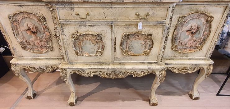 Prachtig gerestyld Dressoir